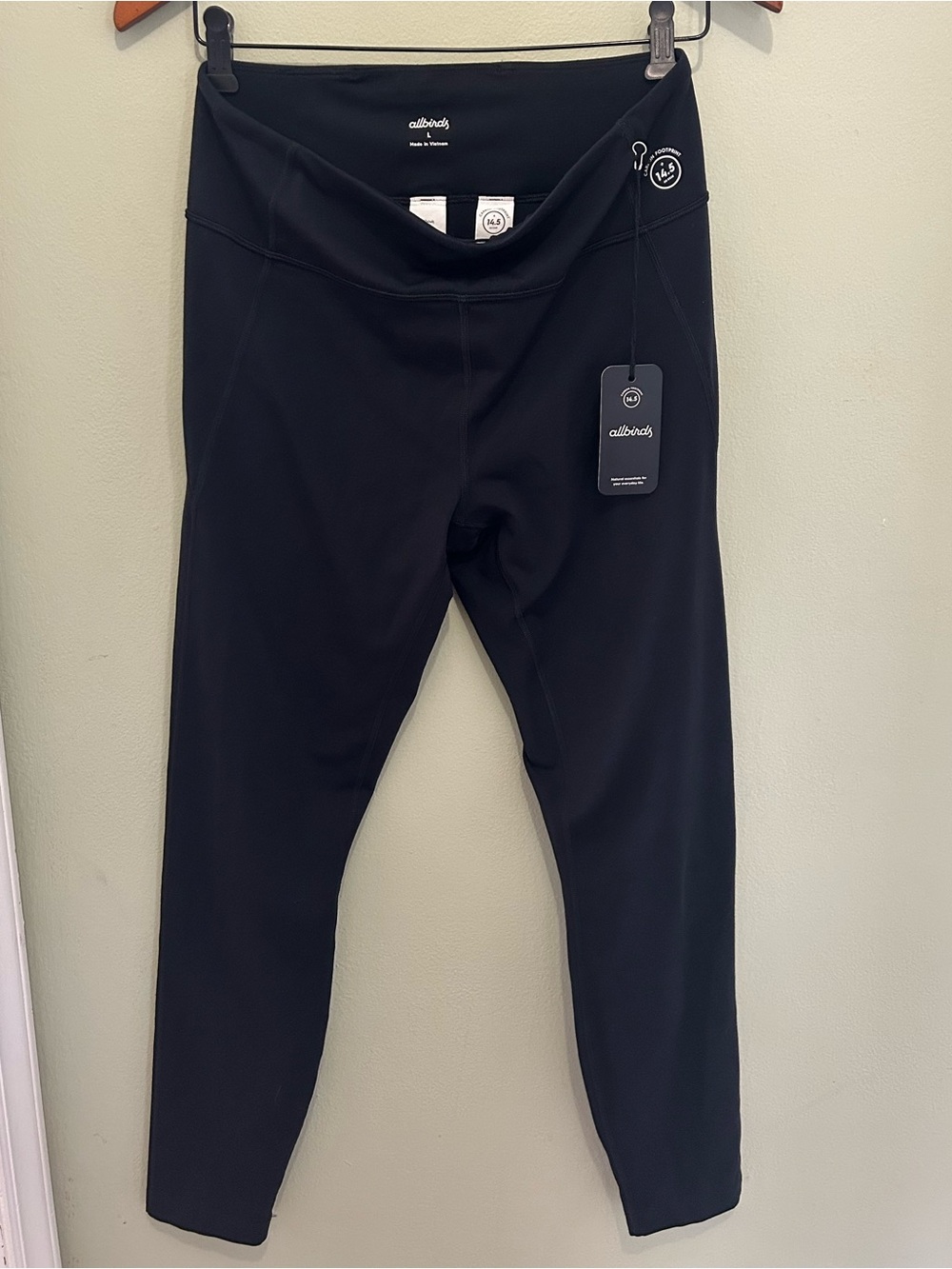 NWT Allbirds Women’s Black Natural Leggings